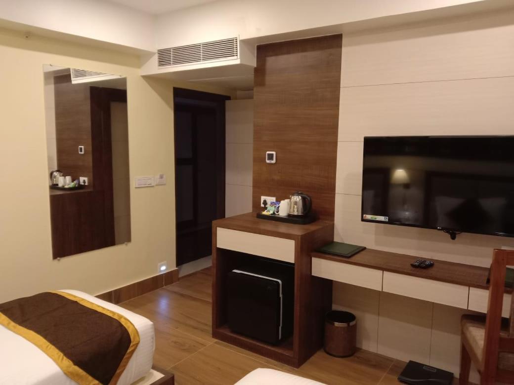 Hotel Rimi International Agartala Exterior foto