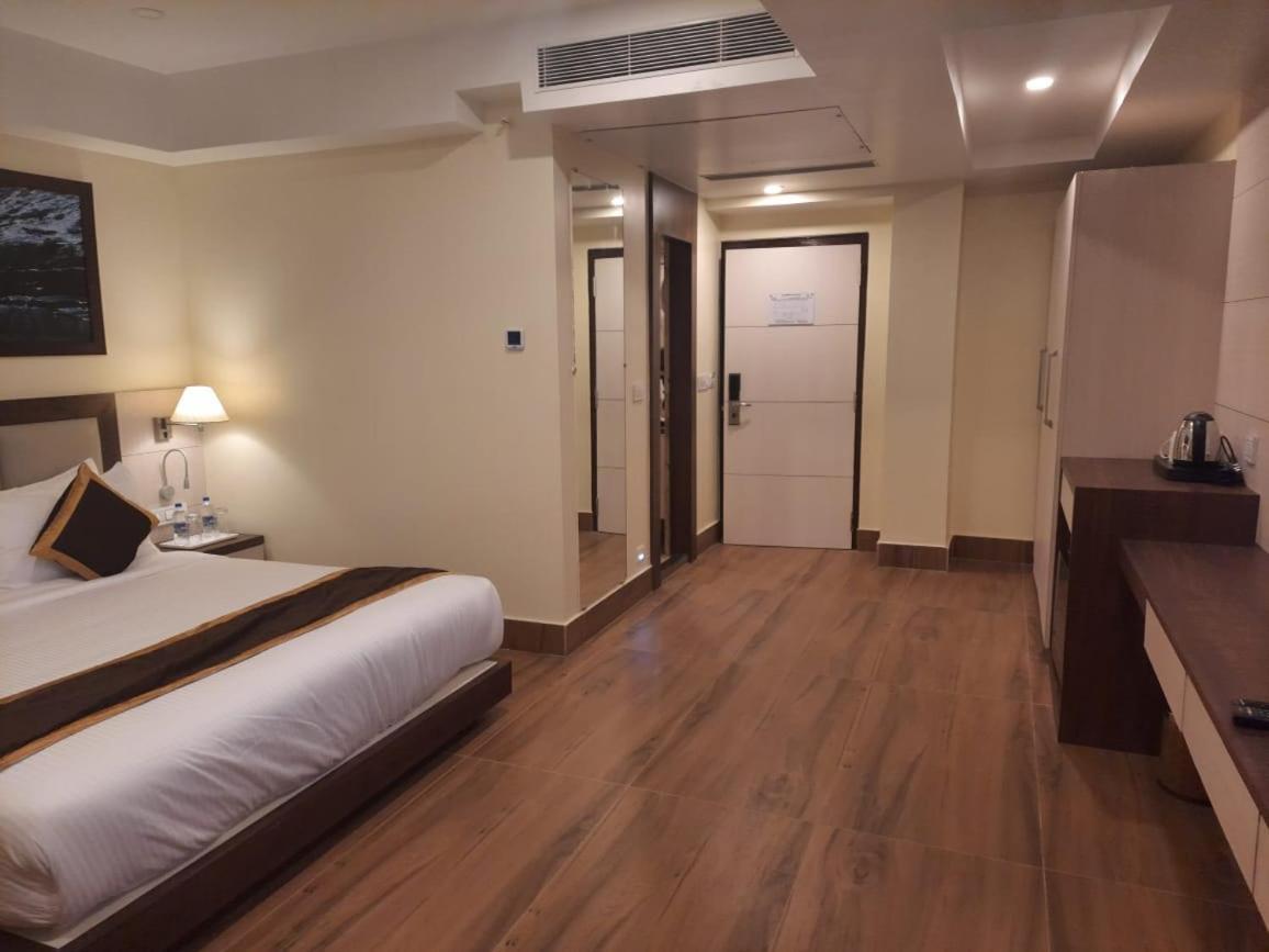 Hotel Rimi International Agartala Exterior foto