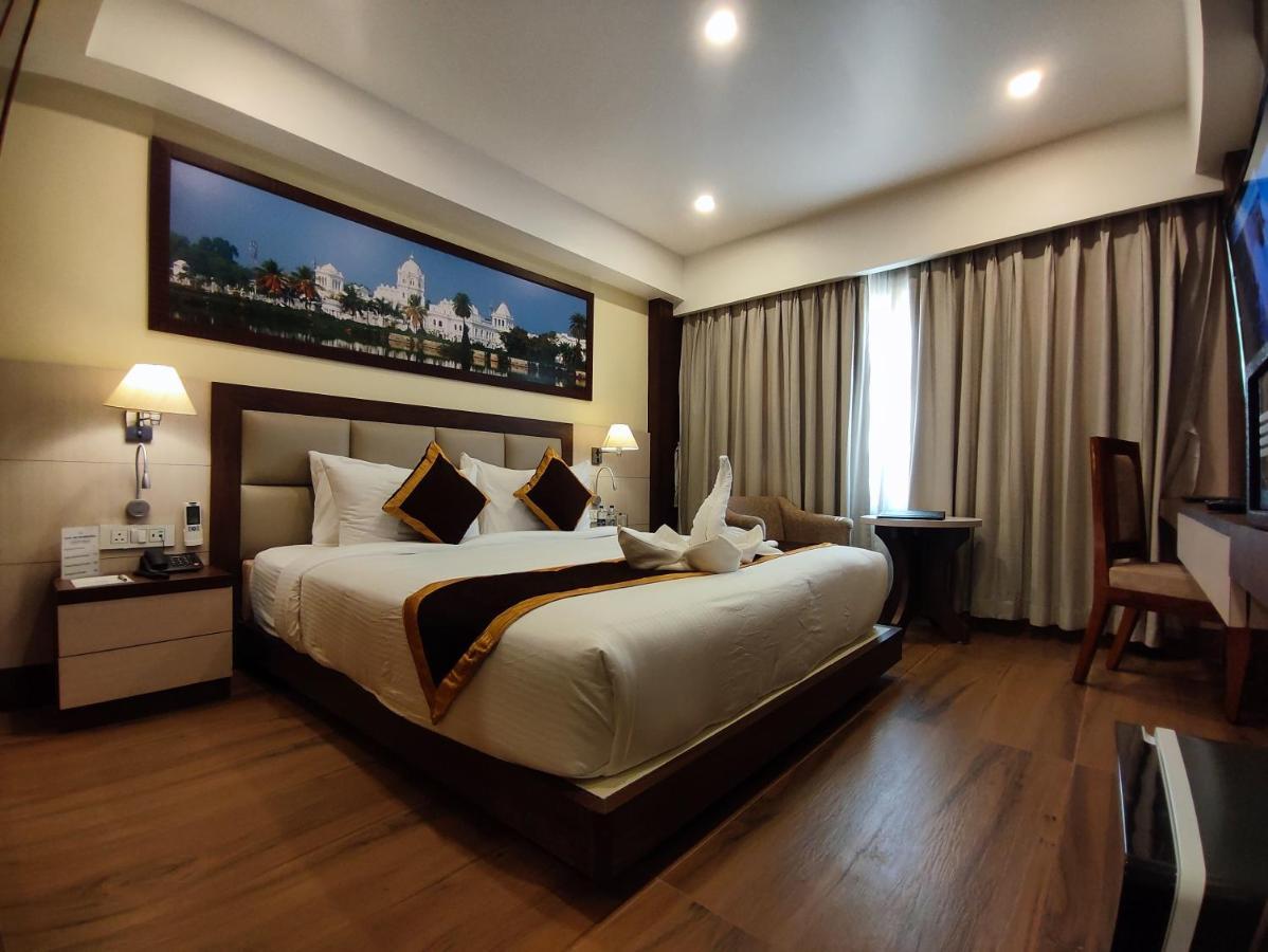 Hotel Rimi International Agartala Exterior foto